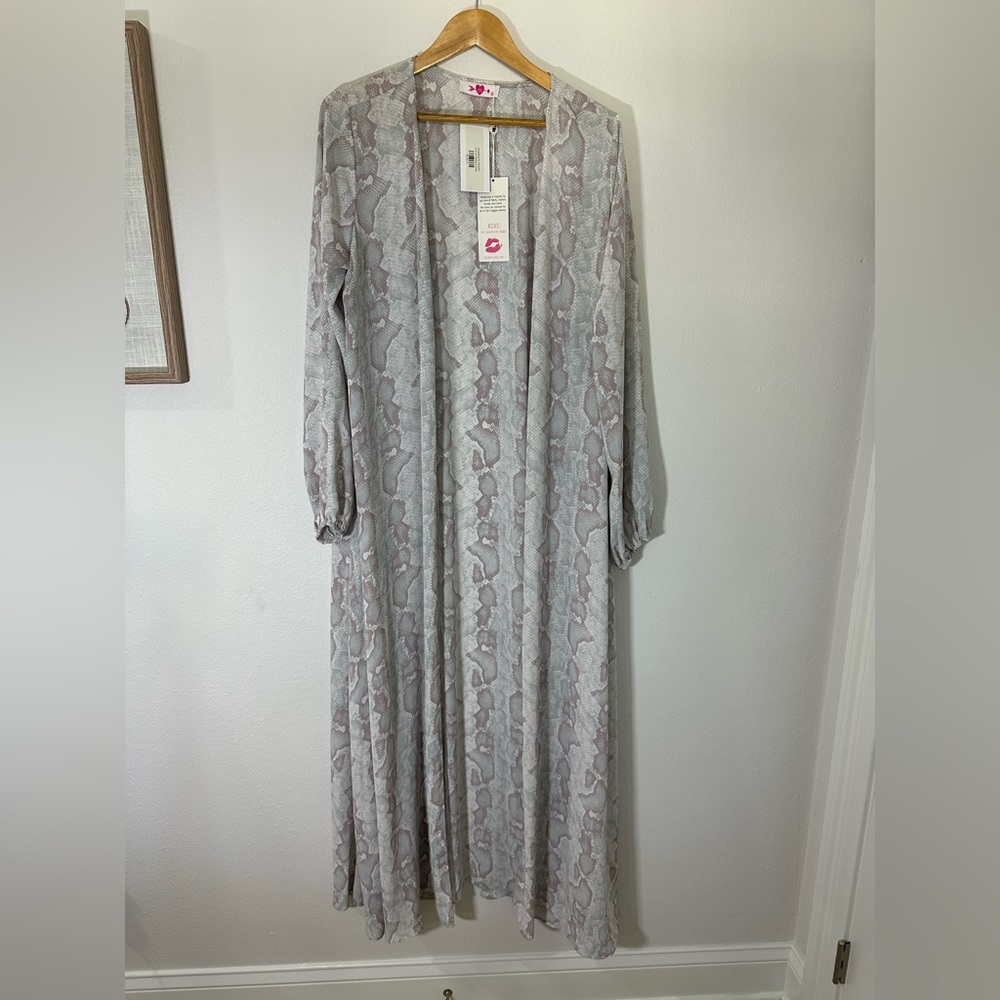 Alligator skin gray, white and mauve open front cover up